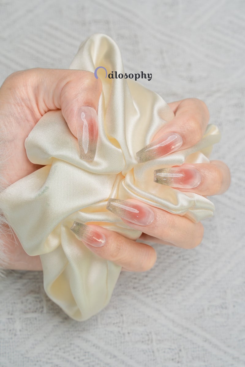 Nailosophy أظافر جل مضغوطة يدوية باللون الوردي الرمادي المتدرج | شكل كوفين - Image 5